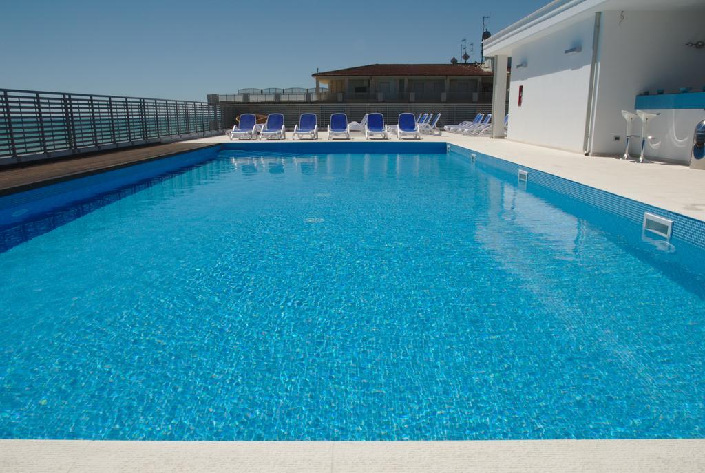 Medi Garden Hotel&Residence Alba Adriatica Exterior foto